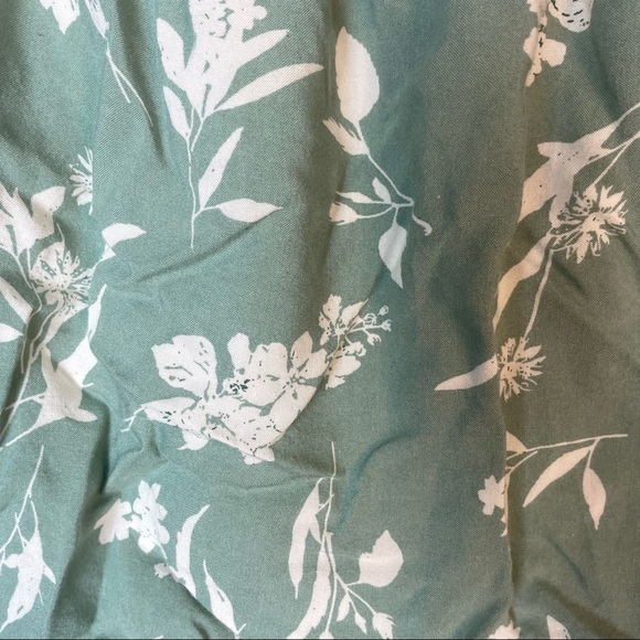 Aakaa Off The Shoulder Floral Print Shorts Romper Size S - Picture 4 of 7